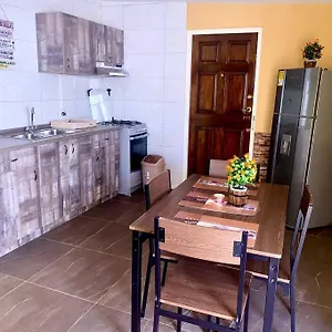 Centrally Located, Private, 1 Bedroom Apartment. Apartamento Willemstad
